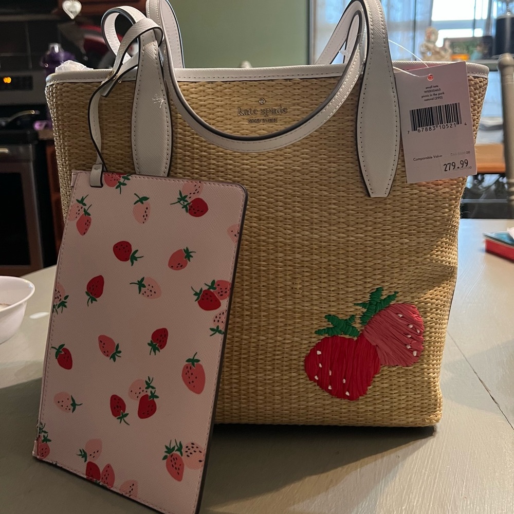 New Kate spade shoulder bag. With tags